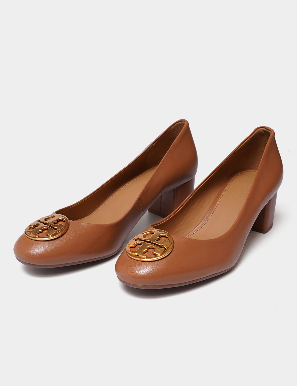 Tory burch chelsea hot sale medallion 50mm pump